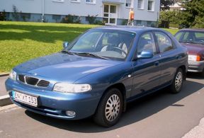 Mal ein neues Bild. Diesmal: weisse Blinker, ALU-Radkappen und neue Antenne